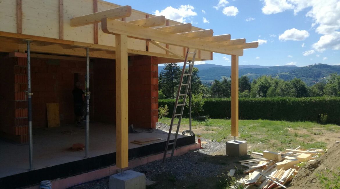 Zubau eines Carports mit integriertem BuÌrotrakt (2)